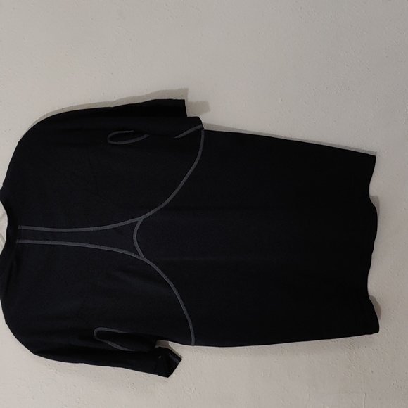 Gold's Gym Men's Size XL Short Sleeved Poly/Spandex Blend Workout Tee - Picture 3 of 5